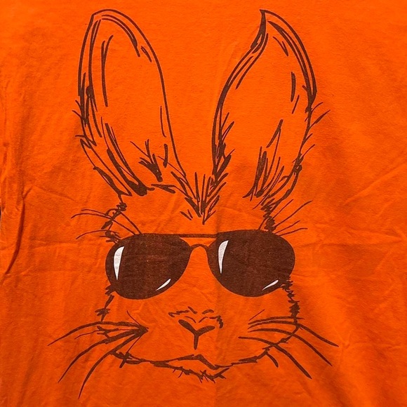 rabbit with sunglasses graphic energizer bunny like short sleeve casual T-shirt - Picture 2 of 4
